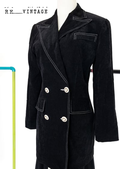 高級水蜜桃觸感的翻領雙排釦西裝外套1