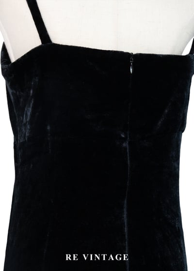 質感單品 - 低調氣質黑色絨布細肩帶洋裝12