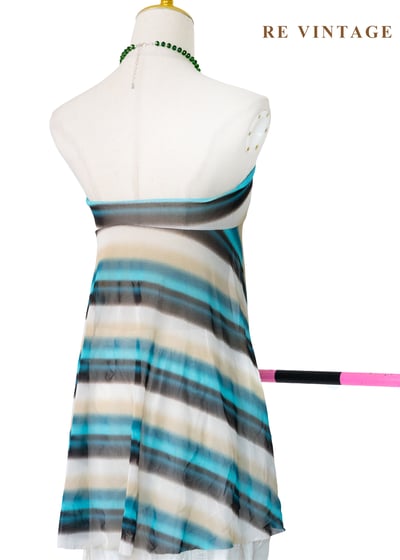 海灘假期 - 水中倒影動態美平口上衣6