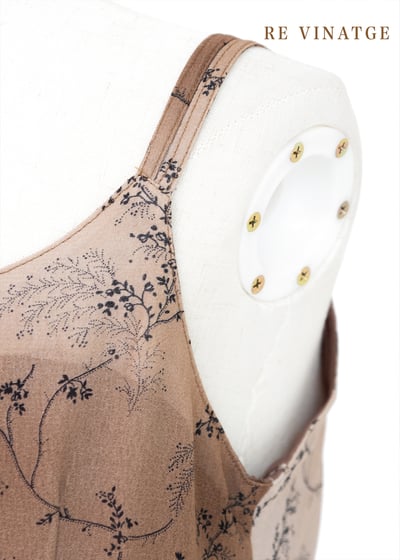 Brown color smudging 小花樹枝細肩帶洋裝14