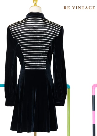 條紋狂想曲排釦黑絨洋裝12