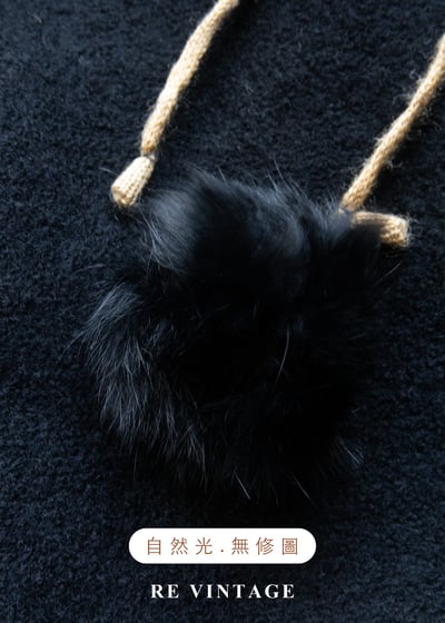 圖騰滾邊霧藍小毛球短版斗篷14