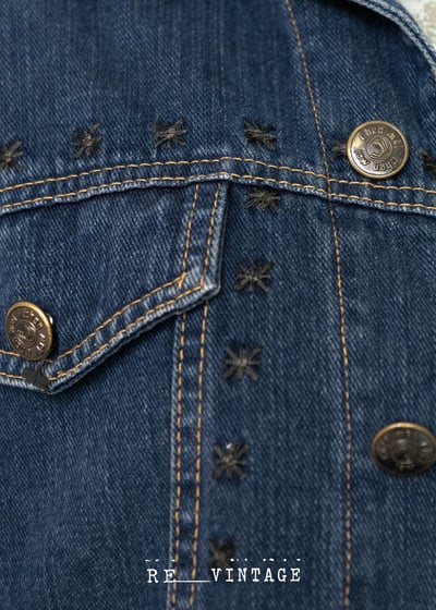 黑色袖珍小花刺繡深藍牛仔外套5