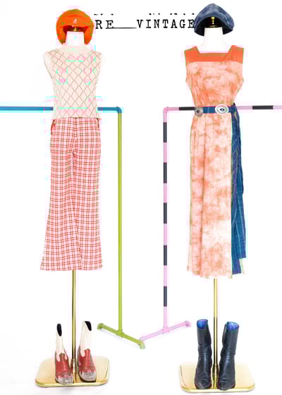 紅紅菱格米白色針織上衣2