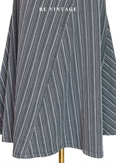 弦樂的平行時空 - 灰黑細縱紋斜裁拼接裙（25"）4