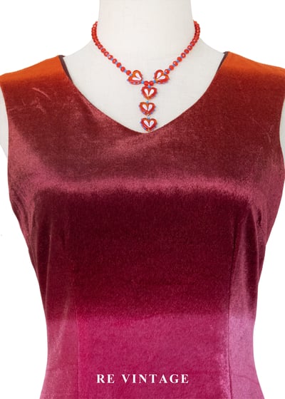 粉紅餘光中的溫柔絨布洋裝3