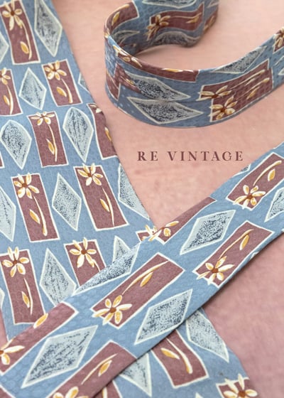 跳動著的菱格小花領帶9