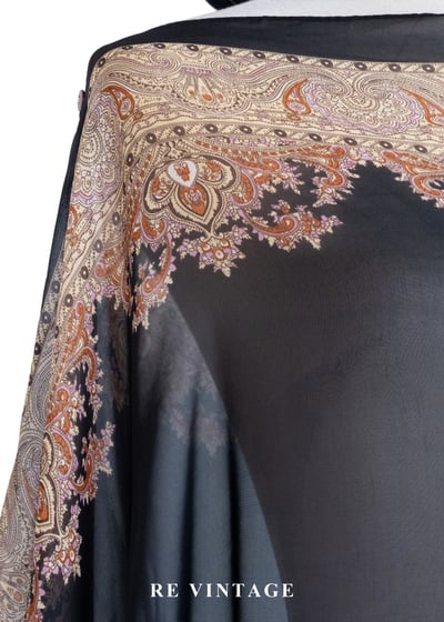 古典花紋邊框黑深罩衫15