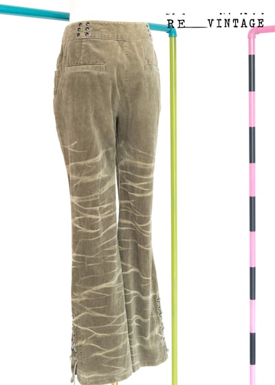 Betty 辣辣墨綠色波紋絨布喇叭褲5