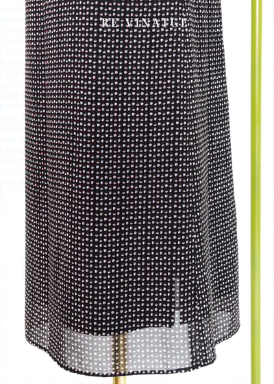 迷你小花瓣黑色中長裙9