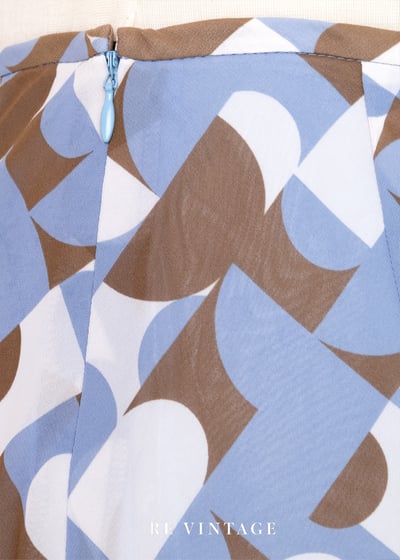 美術館幾何圖形畫作及膝裙（26"）9