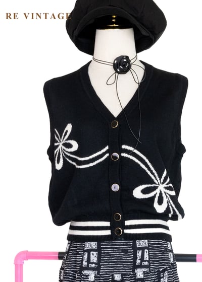 法式俏皮花朵起舞毛料針織背心1