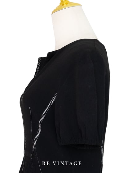 黑底白線結構感貼身洋裝10