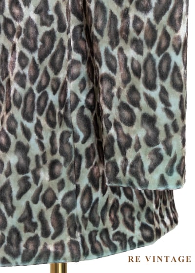 叢林獵手 - 冷調灰綠系豹紋絨布迷你洋裝9