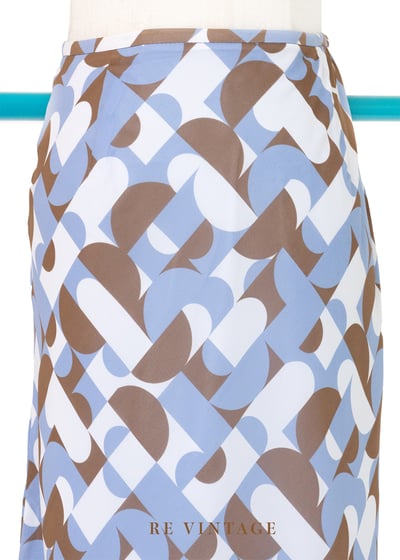 美術館幾何圖形畫作及膝裙（26"）3