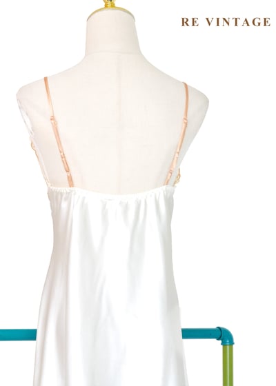 法式晨光白日夢花朵刺繡緞面洋裝11