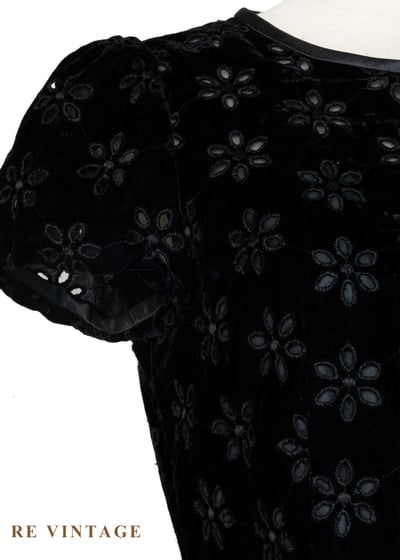 刻畫在夢裡的黑色小花上衣5