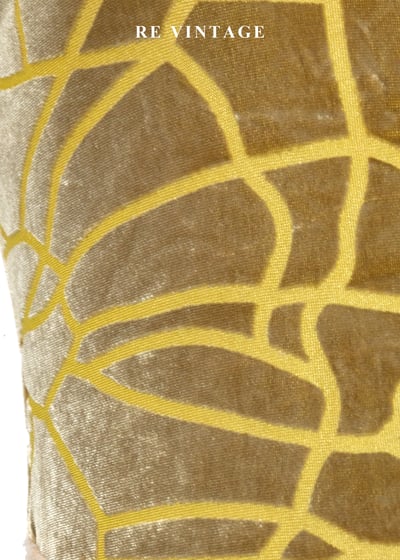 Memory of Light 金黃色絨布背心6