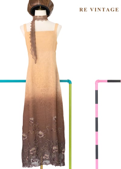 咖啡漸影花香韻味長洋裝1