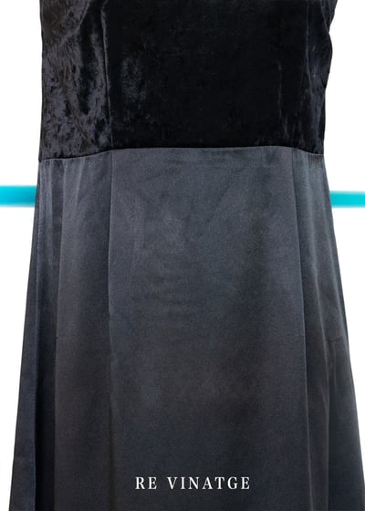 緞面與絨布拼接簡約黑色小洋裝4