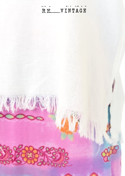 『紐約寶物』刺繡藍小花棉質上衣8