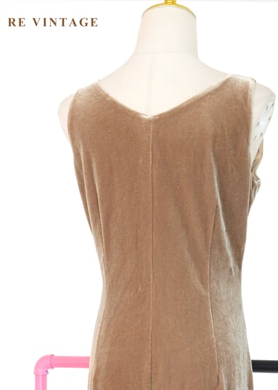 閃爍焦糖絲光珠珠刺繡絨布洋裝12