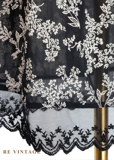 黑夜碎花拼蕾絲細肩帶洋裝6