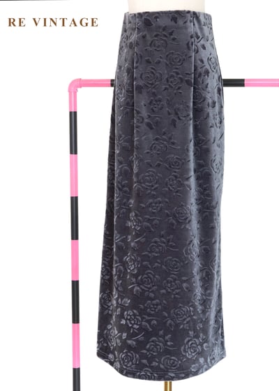 暮色中の壓印玫瑰絨布長裙（24-26"）1