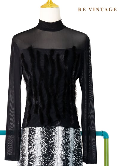 軟毛線條薄紗質地上衣1