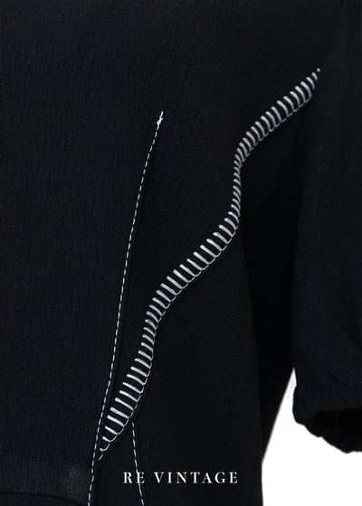 黑底白線結構感貼身洋裝8