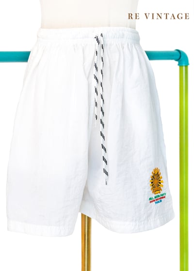 Brilliant White 尼龍白短褲（22-27"）1