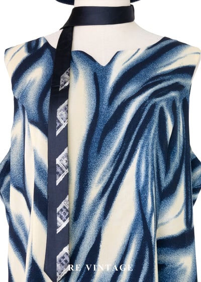 藍流波紋優雅流向洋裝5