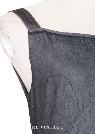 極簡主義 - 灰美人格紋肩帶長洋裝5