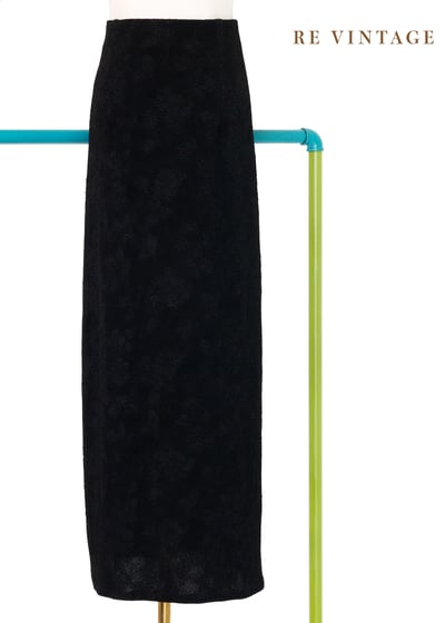 必備單品 - 立體壓花黑色長裙（26-32"）1