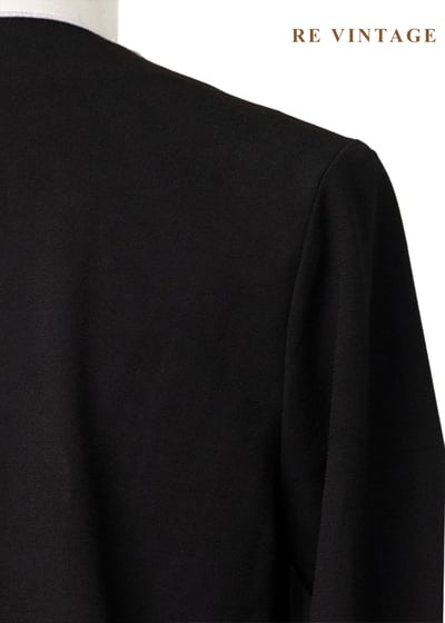 大嘴鳥幾何滾邊白線上衣11