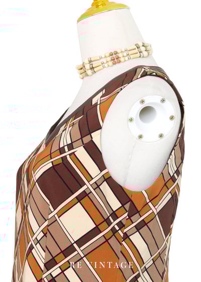 暖橘奶油白菱格紋氣質長楊裝9