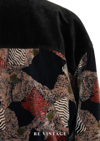 暗色拼貼圖騰藝術感絨布外套15