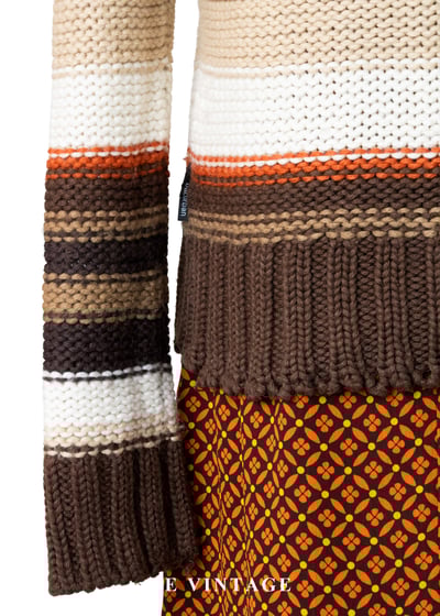 南瓜咖啡奶泡線條斜肩針織毛衣11