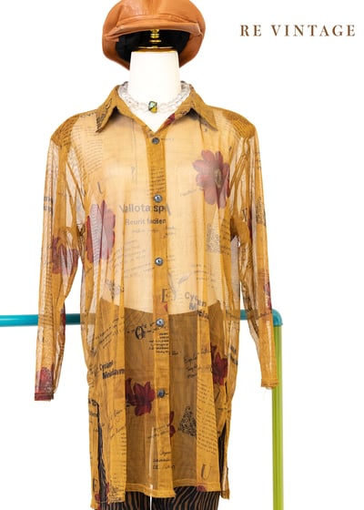 焦糖黃大紅花網紗長版襯衫1