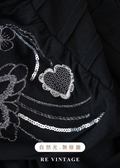 『歐洲寶物』夜宴上的黑天鵝斜肩刺繡抓褶洋裝16