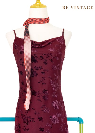 夜宴紅影浮雕花卉細肩帶洋裝3