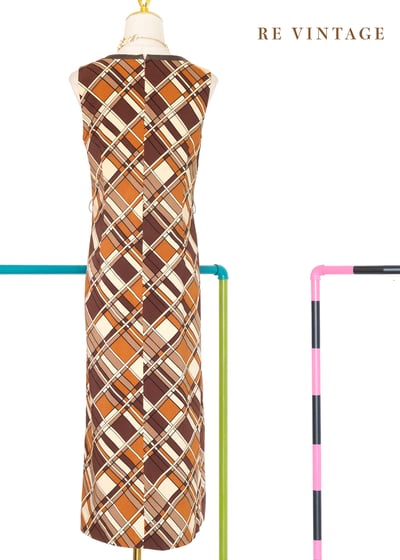 暖橘奶油白菱格紋氣質長楊裝11