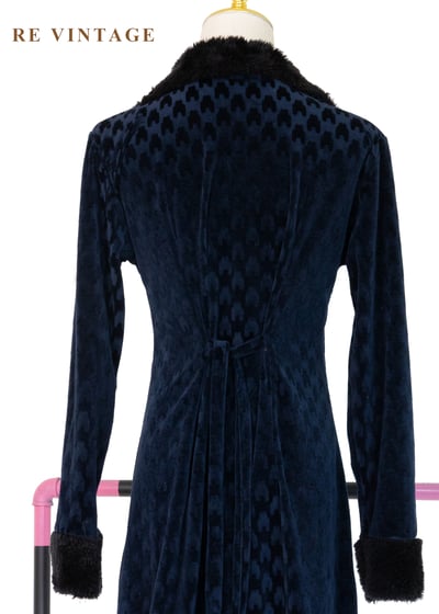 華麗毛邊深藍立體壓絨布洋裝13