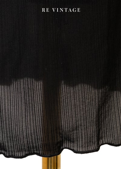 奶白花邊夢幻黑系細肩帶內搭洋裝5