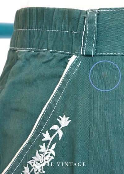 Evergreen 白色小花短裙（26"）10