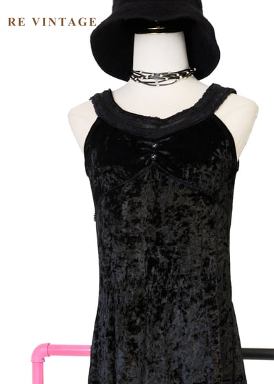 質感單品 - 黑天鵝絨布圓領迷你洋裝7