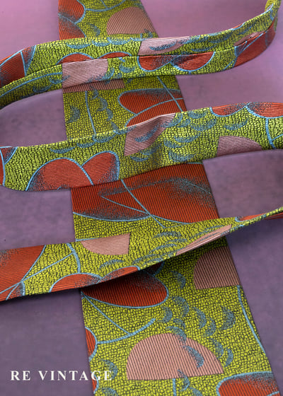 前衛色塊の律動領帶9
