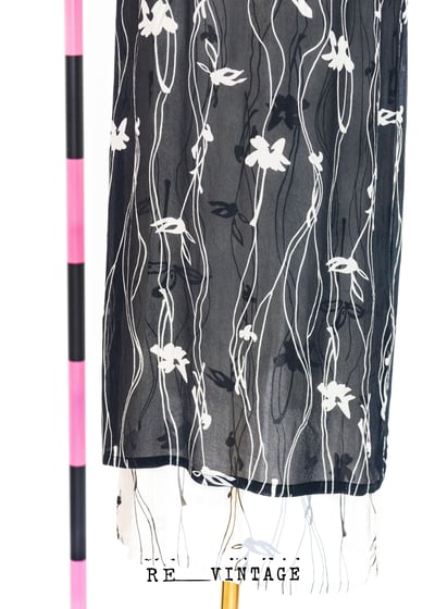 似黑似白小花長洋裝3