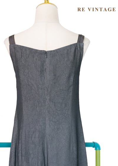 極簡主義 - 灰美人格紋肩帶長洋裝10