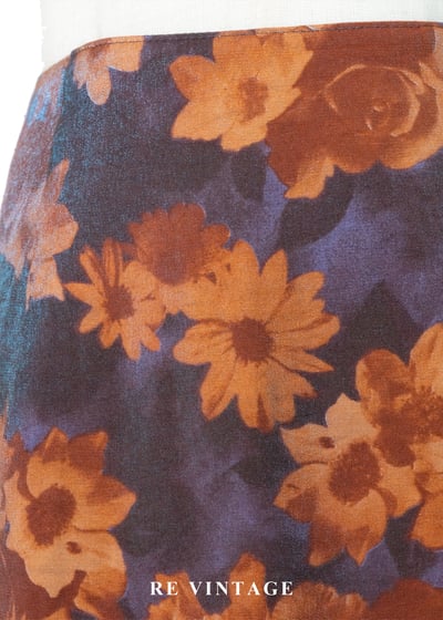 向日葵與玫瑰綻放在藍紫光中短裙（25"）5